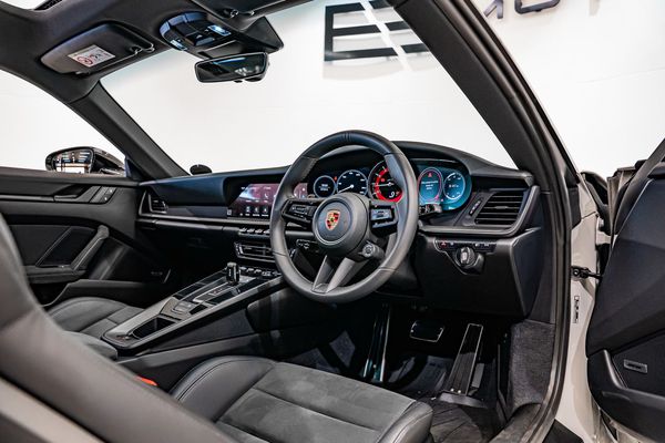 2024-Porsche-911-Carrera-4Gts-Coupe image:10