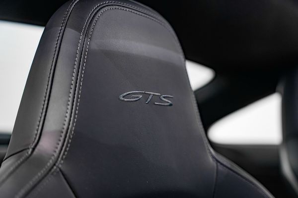 2024-Porsche-911-Carrera-4Gts-Coupe image:11