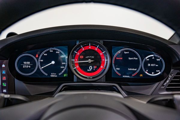 2024-Porsche-911-Carrera-4Gts-Coupe image:12
