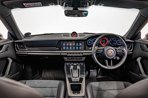 2024-Porsche-911-Carrera-4Gts-Coupe image:6