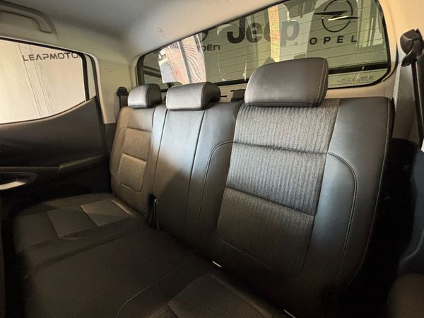 2026-Peugeot-Landtrek-19D-Allure-Double-Cab-Auto image:15