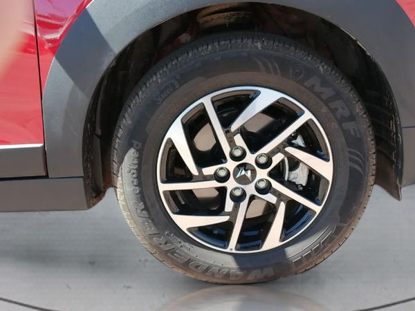 2026-Mahindra-XUV-3XO-12T-AX5 image:10