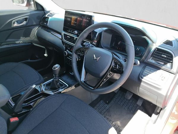 2026-Mahindra-XUV-3XO-12T-AX5 image:12