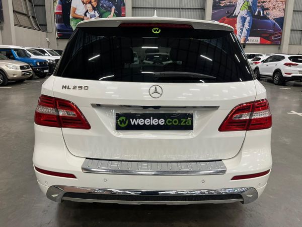 2013-Mercedes-Benz-ML-250-Bluetec image:5