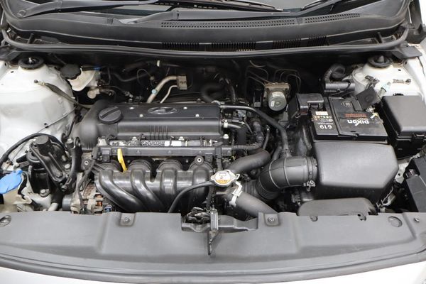 2015-Hyundai-Accent-Sedan-16-Motion image:18