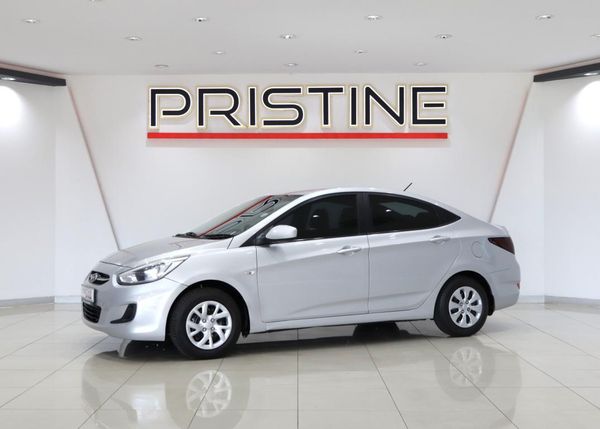 2015-Hyundai-Accent-Sedan-16-Motion image:2