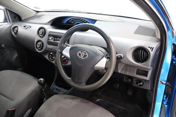 2016-Toyota-Etios-15-Xi-5-dr image:10