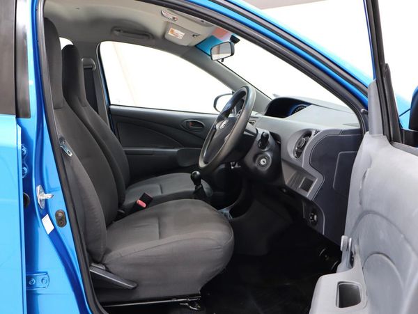 2016-Toyota-Etios-15-Xi-5-dr image:17