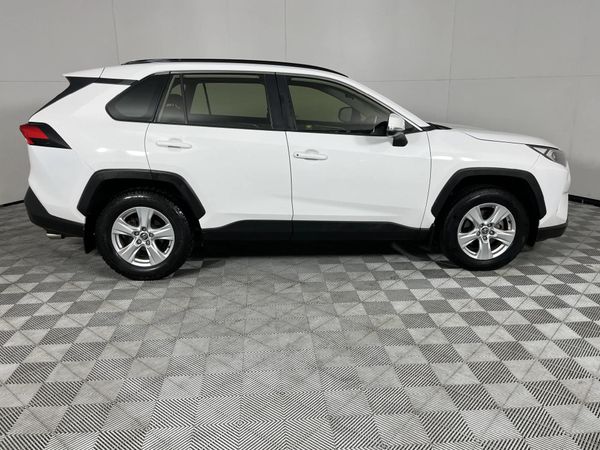 2019-Toyota-RAV4-20-GX image:17