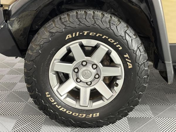 2017-Toyota-FJ-Cruiser-40-V6 image:2