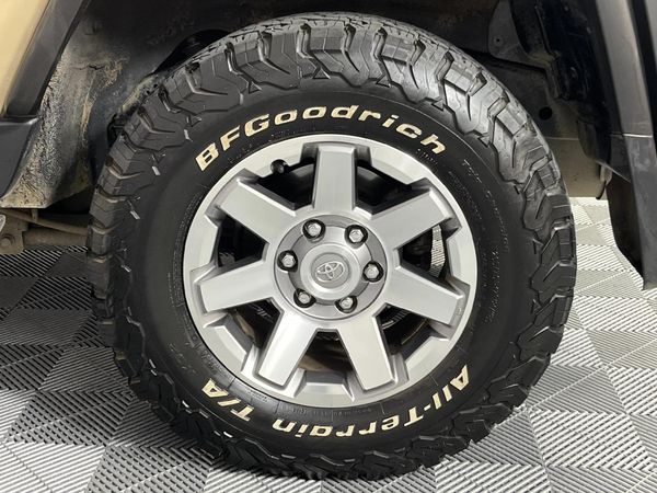 2017-Toyota-FJ-Cruiser-40-V6 image:4