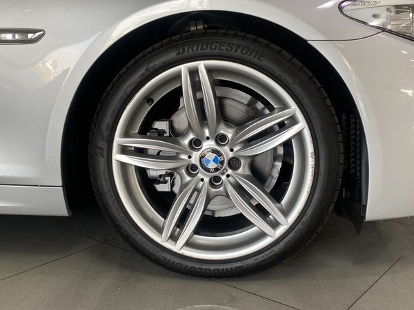 2013-BMW-5-Series-520d-M-Sport-Auto image:5