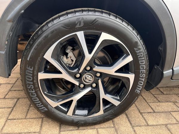 2019-Toyota-C-HR-12T-Luxury-Auto image:8