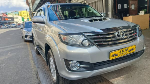 2014-Toyota-Fortuner-25-D-4D-Raised-Body image:1