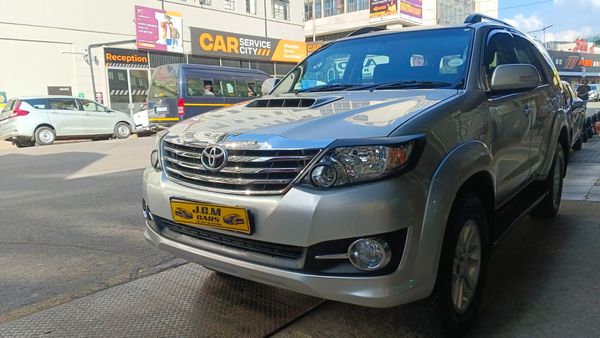 2014-Toyota-Fortuner-25-D-4D-Raised-Body image:2