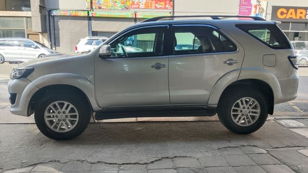 2014-Toyota-Fortuner-25-D-4D-Raised-Body image:3