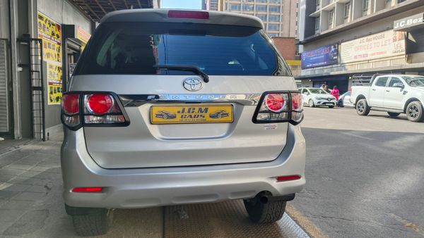 2014-Toyota-Fortuner-25-D-4D-Raised-Body image:5
