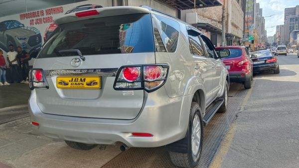 2014-Toyota-Fortuner-25-D-4D-Raised-Body image:6