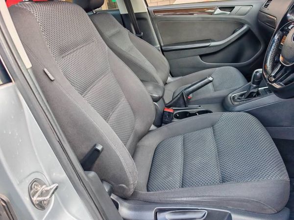 2015-Volkswagen-Jetta-GP-14-TSI-Comfortline-Auto image:6