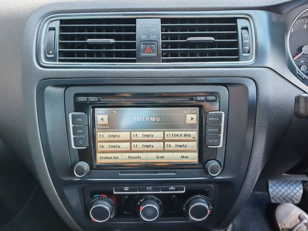 2015-Volkswagen-Jetta-GP-14-TSI-Comfortline-Auto image:7