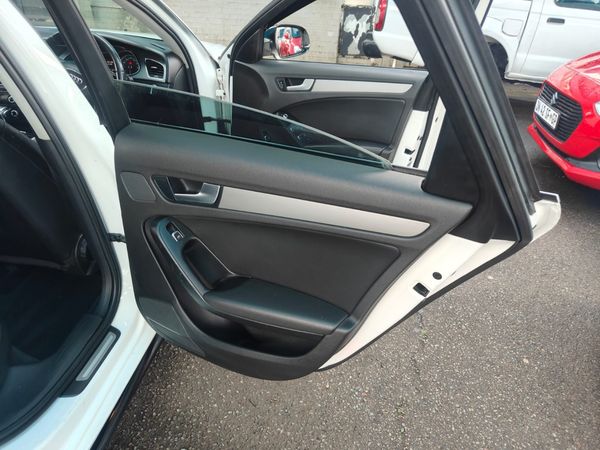 2012-Audi-A4-20-TDI-Ambition-Auto image:13