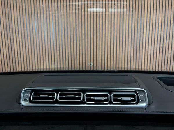 2024-Mercedes-Benz-S-Class-S-350d image:9