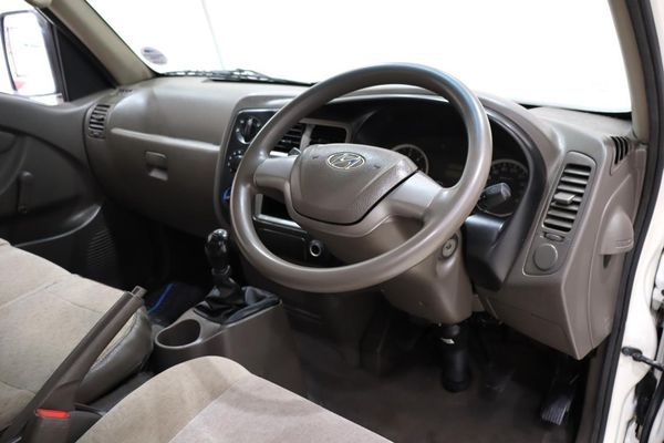 2019-Hyundai-H100-Bakkie-26D-Dropside image:10