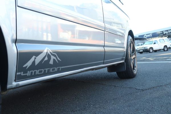 2005-Volkswagen-Caravelle-T5-32-4Motion image:10