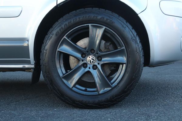 2005-Volkswagen-Caravelle-T5-32-4Motion image:11