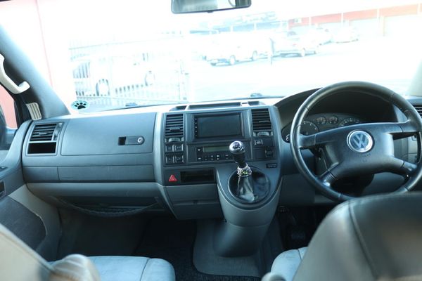 2005-Volkswagen-Caravelle-T5-32-4Motion image:15