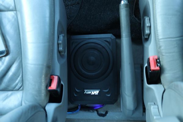 2005-Volkswagen-Caravelle-T5-32-4Motion image:19
