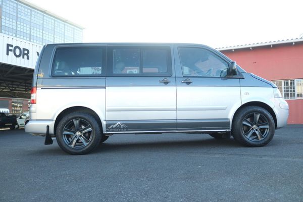 2005-Volkswagen-Caravelle-T5-32-4Motion image:4