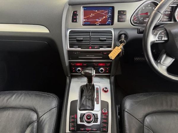 2015-Audi-Q7-30-TDI-quattro-Auto image:13