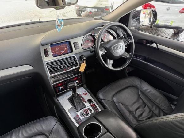 2015-Audi-Q7-30-TDI-quattro-Auto image:16