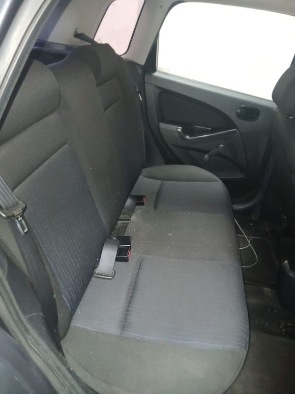 2012-Ford-Figo-14-Ambiente image:7