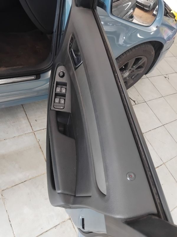 2010-Audi-A4-18-T-Ambition-Auto image:11