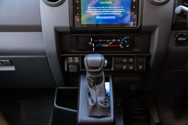 2026-Toyota-Land-Cruiser-76-28GD-6-Station-Wagon-LX image:11
