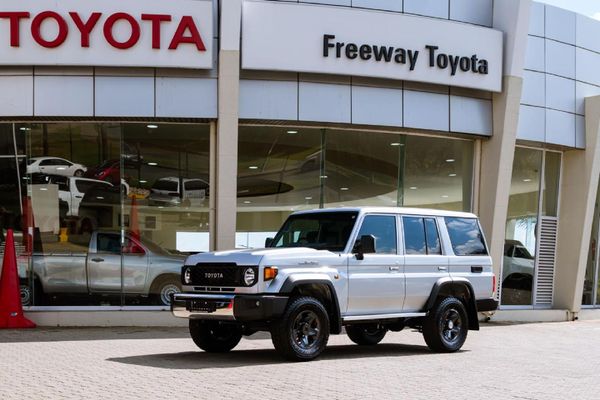 2026-Toyota-Land-Cruiser-76-28GD-6-Station-Wagon-LX image:1