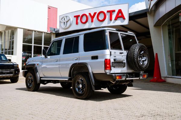 2026-Toyota-Land-Cruiser-76-28GD-6-Station-Wagon-LX image:4
