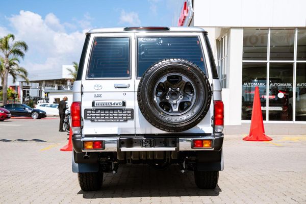 2026-Toyota-Land-Cruiser-76-28GD-6-Station-Wagon-LX image:5