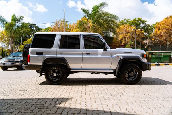 2026-Toyota-Land-Cruiser-76-28GD-6-Station-Wagon-LX image:7