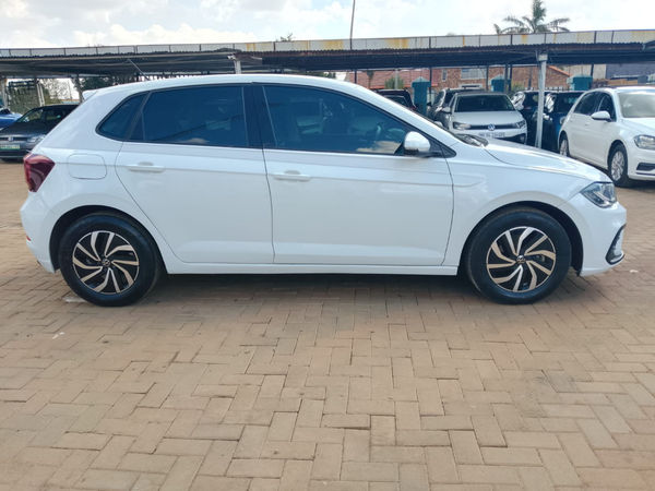 2022-Volkswagen-Polo-10-TSI-AUTO image:2
