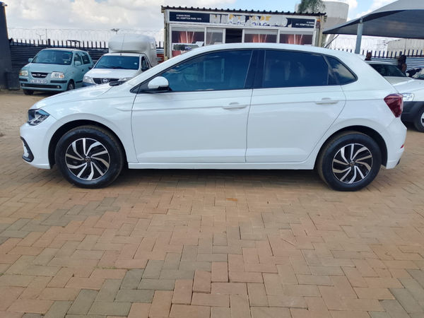 2022-Volkswagen-Polo-10-TSI-AUTO image:3
