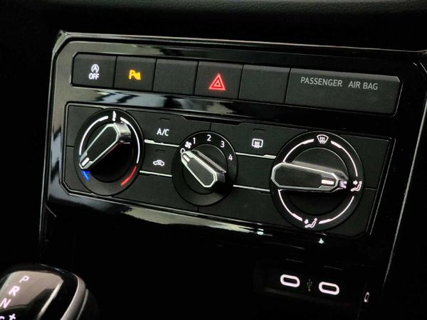 2025-Volkswagen-T-Cross-10-TSI-Life-Auto image:11