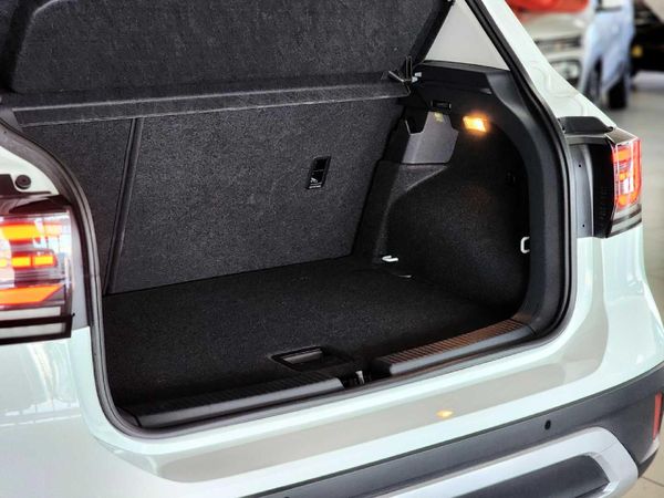 2025-Volkswagen-T-Cross-10-TSI-Life-Auto image:35