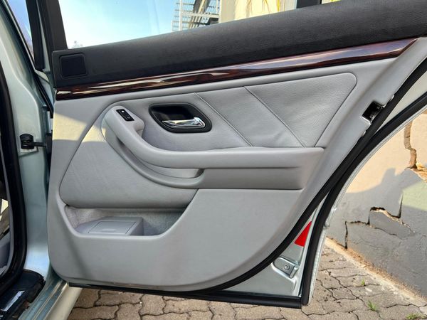 2002-BMW-5-Series-525i-Exclusive-Auto image:11