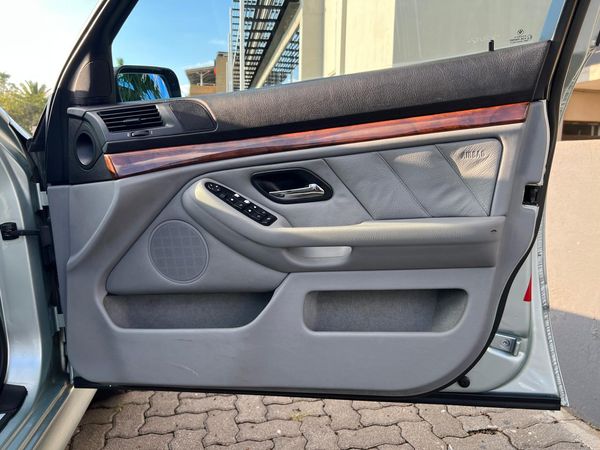 2002-BMW-5-Series-525i-Exclusive-Auto image:13