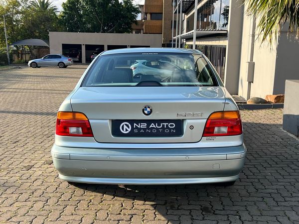 2002-BMW-5-Series-525i-Exclusive-Auto image:4