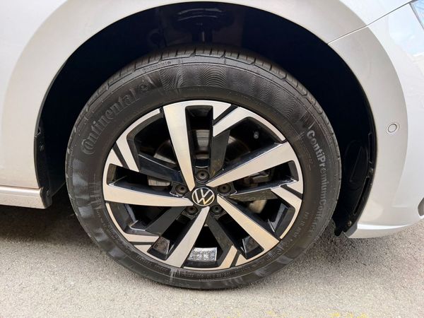 2025-Volkswagen-Polo-10-TSI-Life-Auto image:9