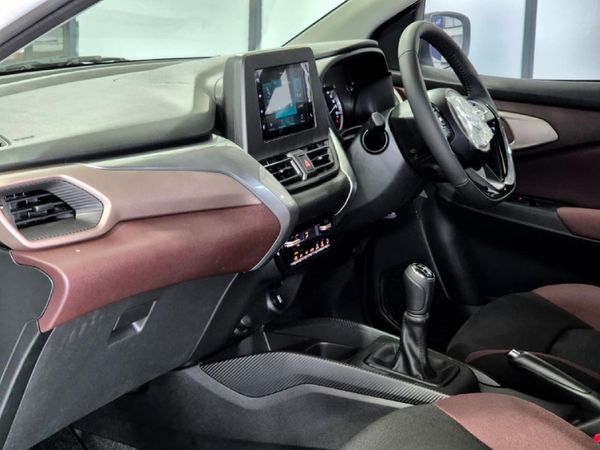 2026-Suzuki-Fronx-15-GL image:12